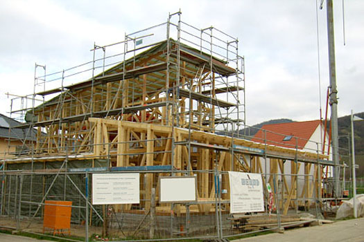 Architekturbüro Susanne Obermeyer - Holzkonstruktion im Rohbau von Südwesten